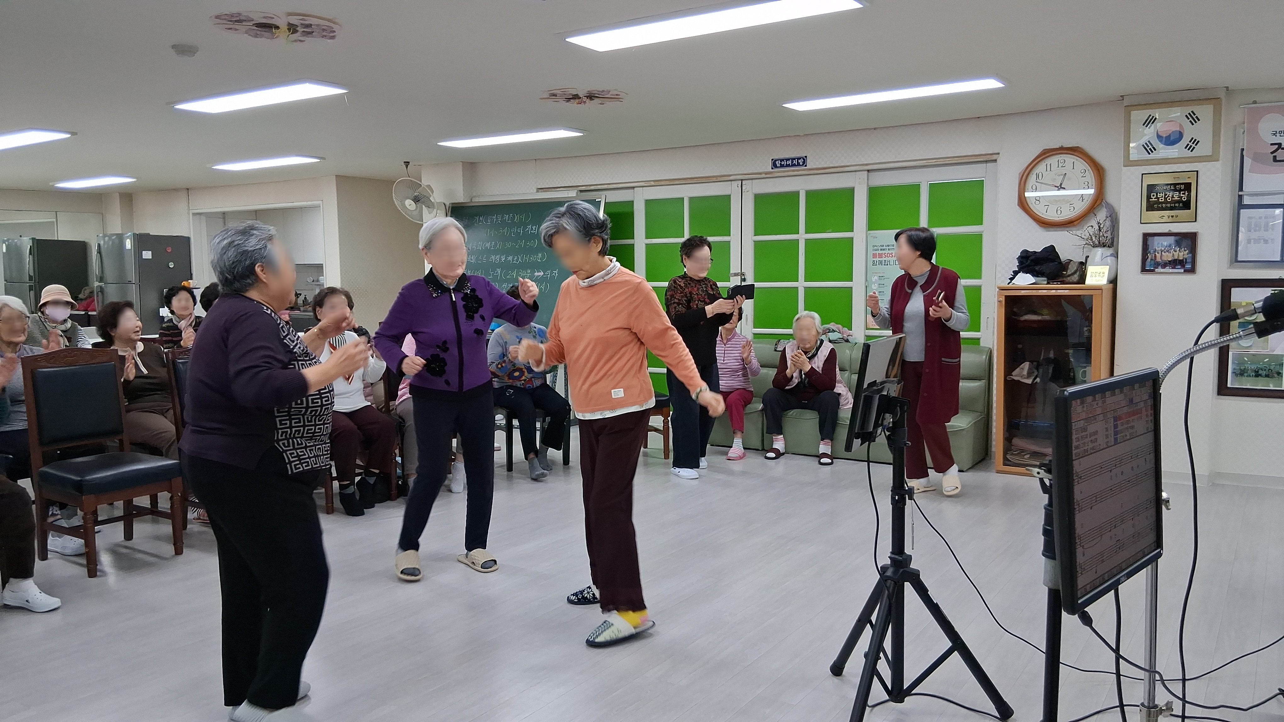 햇빛봉사단 봉사 활동(선사현대아파트경로당)