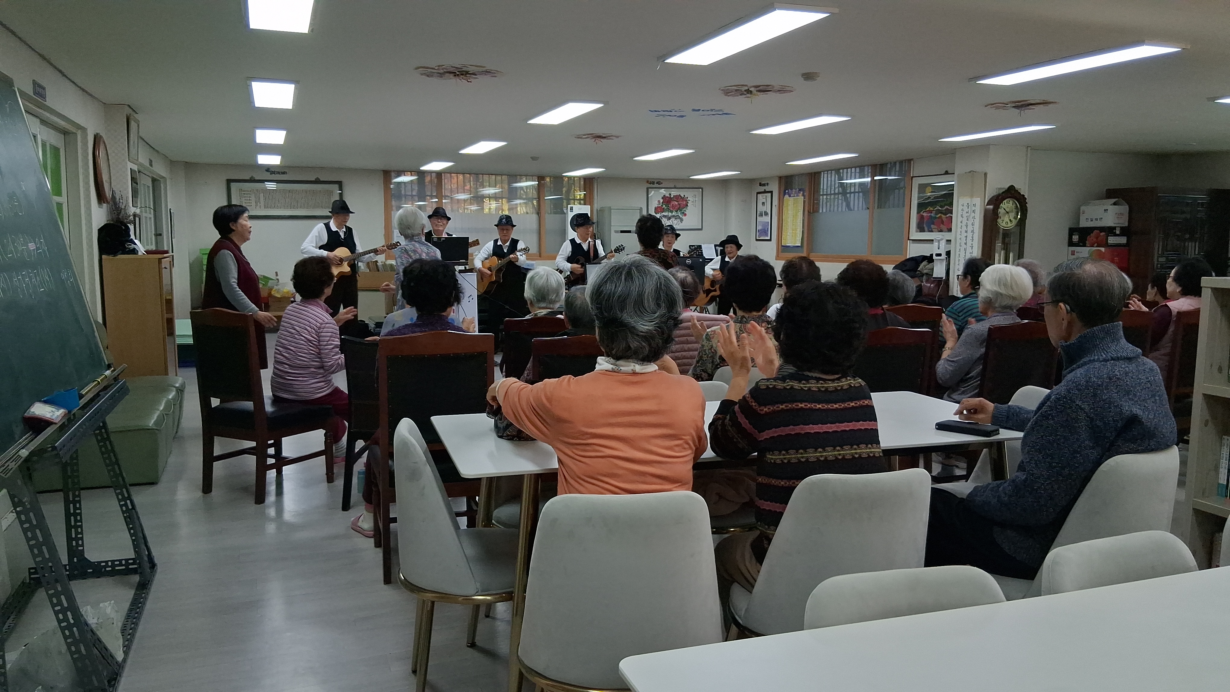 햇빛봉사단 봉사 활동(선사현대아파트경로당)